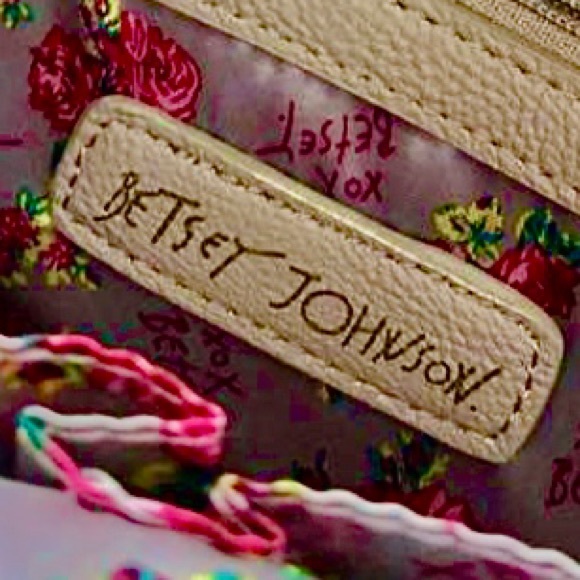 [SOLD] Betsey J. Two-Tone Hearts Mini Backpack - Picture 5 of 12